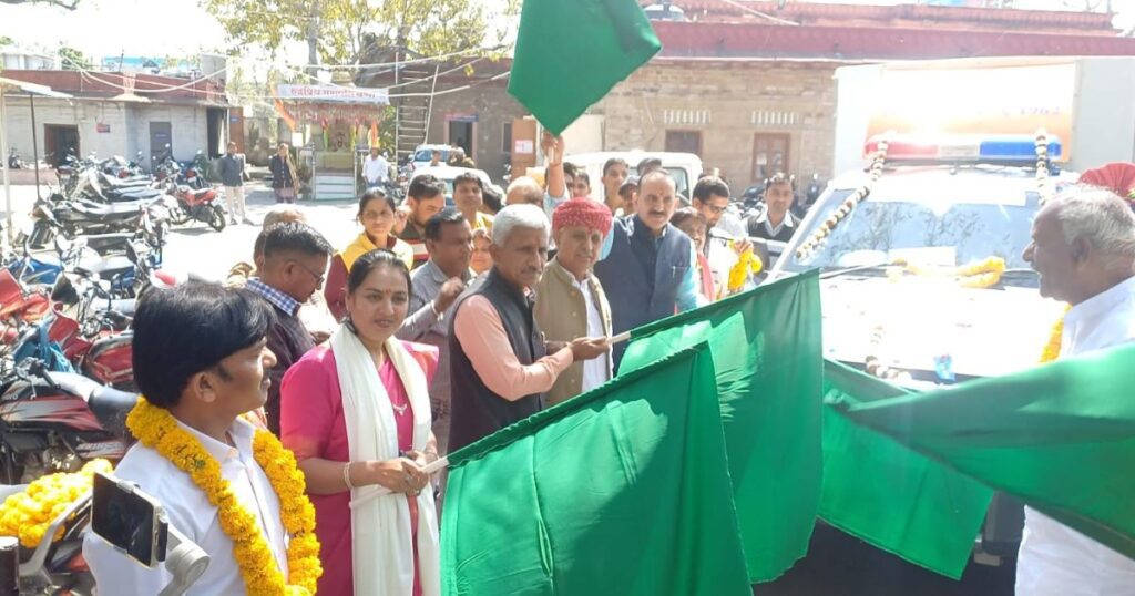 MP Bhagirath Chaudhary and MLA Virendra Singh Kanawat flagged off the mobile veterinary van.