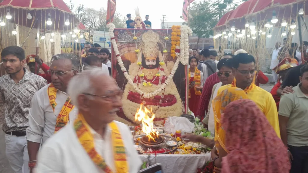 श्याम बाबा को करवाया नगर भ्रमण, बाबा की भक्ति में लीन हुए भक्त