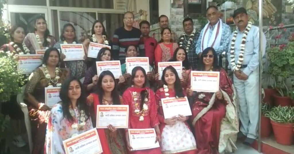 Women were honored with Nari Samman on the occasion of Women's Day and the birth anniversary of former Chief Minister Vansudhara Raje Scindia.