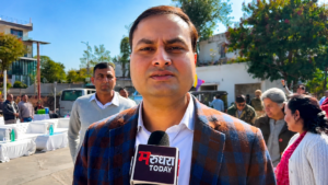 लोकबंधु , जिला निर्वाचन अधिकारी (फाइल)